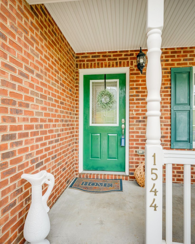 1544 E Main St