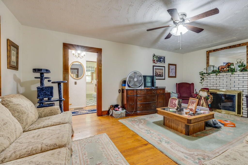 3808 Combs Ridge Road
