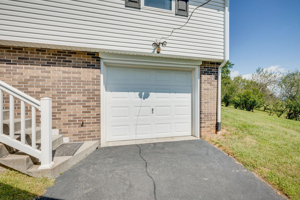 136 Fincastle Drive