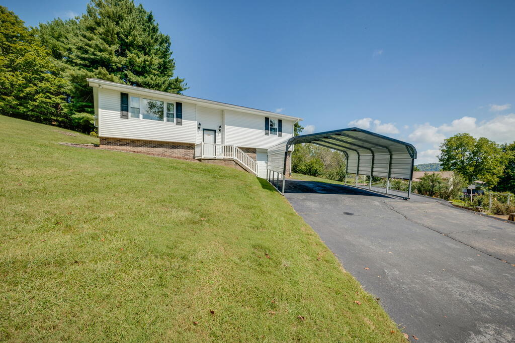 136 Fincastle Drive