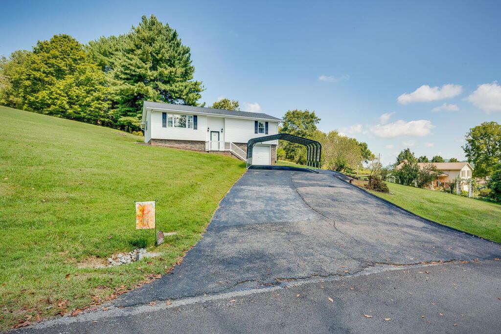 136 Fincastle Drive