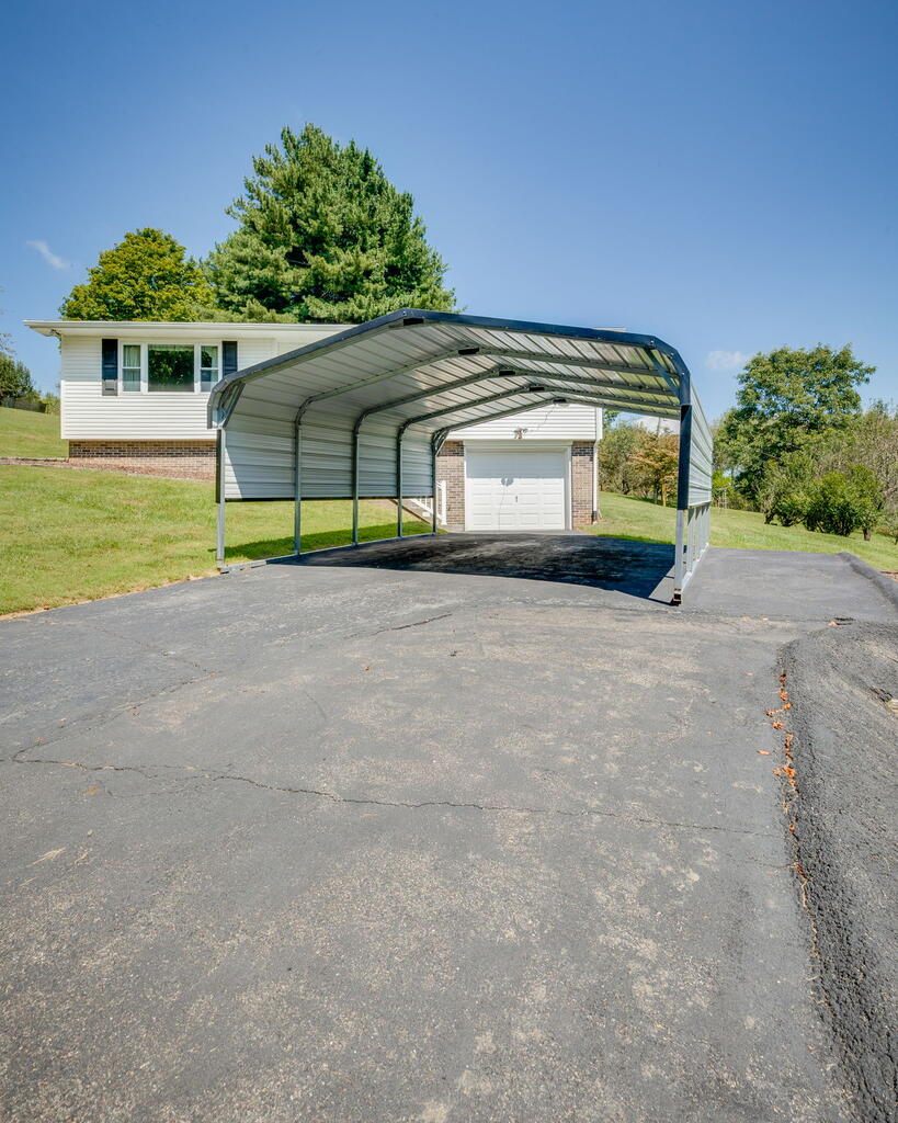 136 Fincastle Drive