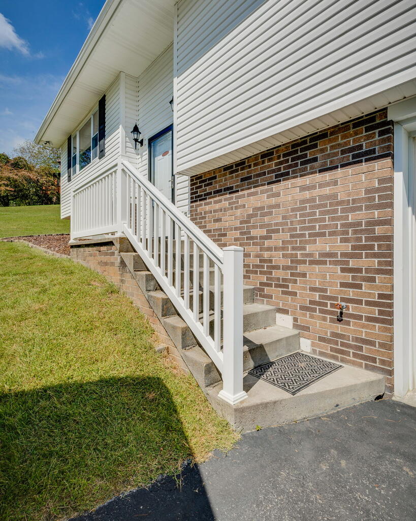 136 Fincastle Drive