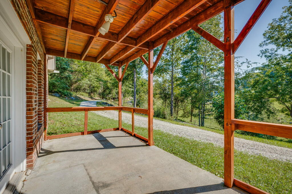 1803 Ivy Ridge Rd