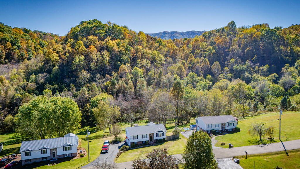 187 Hillside Dr.