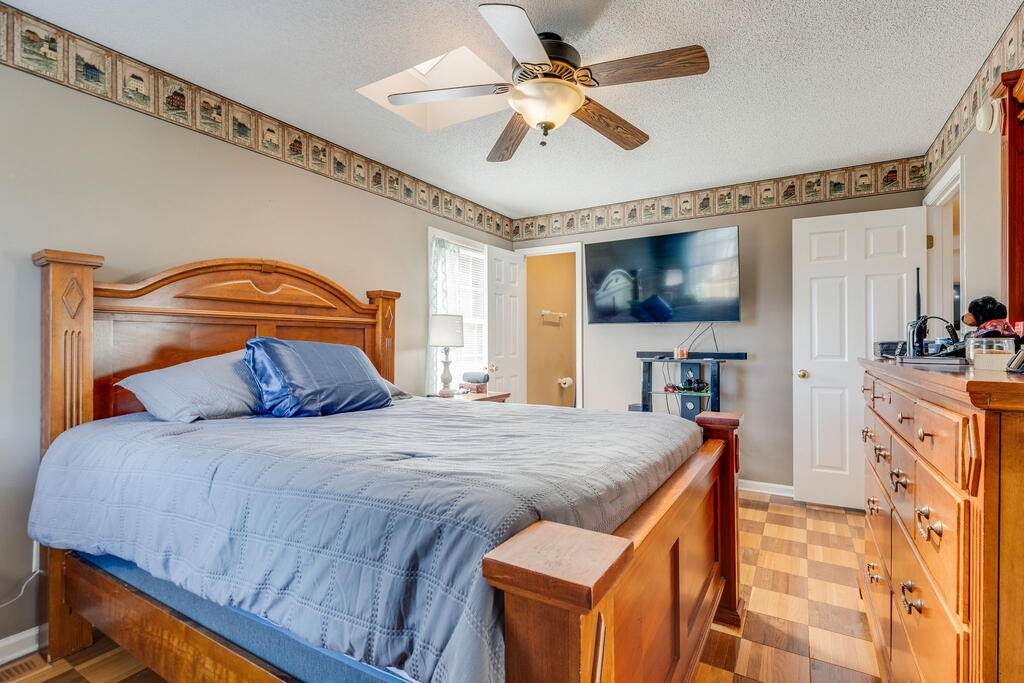 187 Hillside Dr.