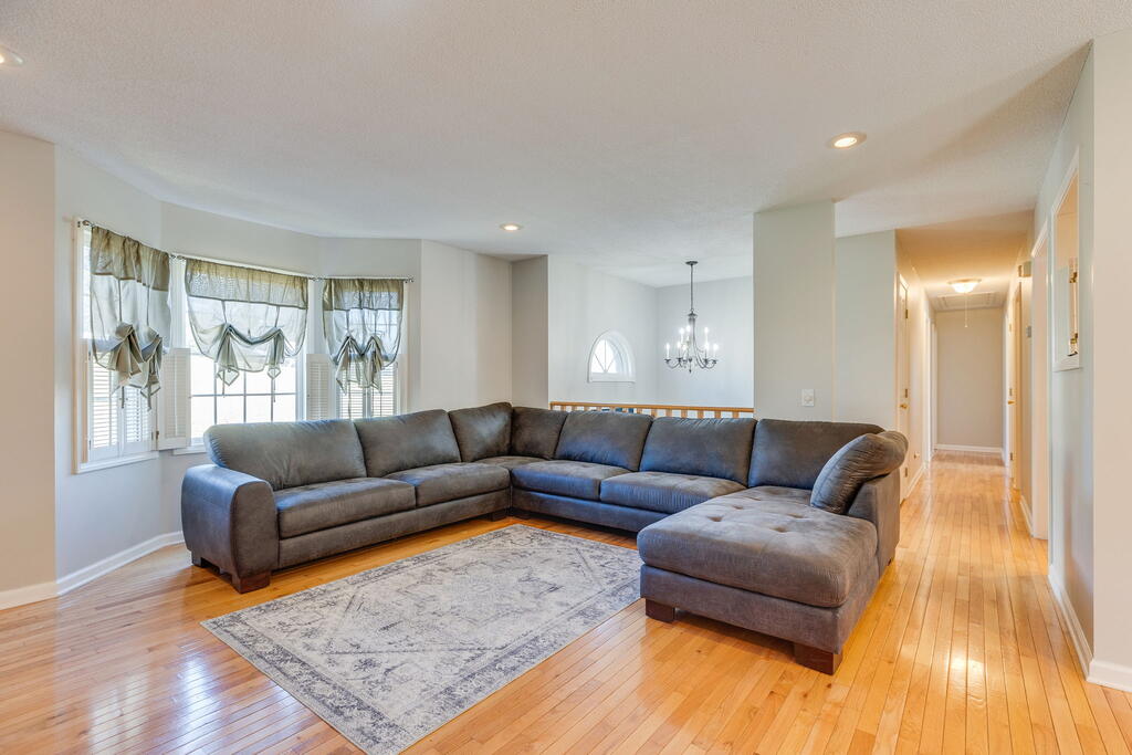 187 Hillside Dr.