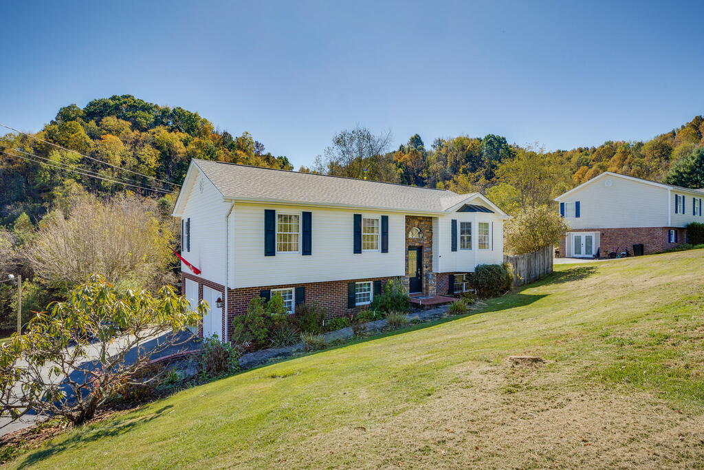 187 Hillside Dr.
