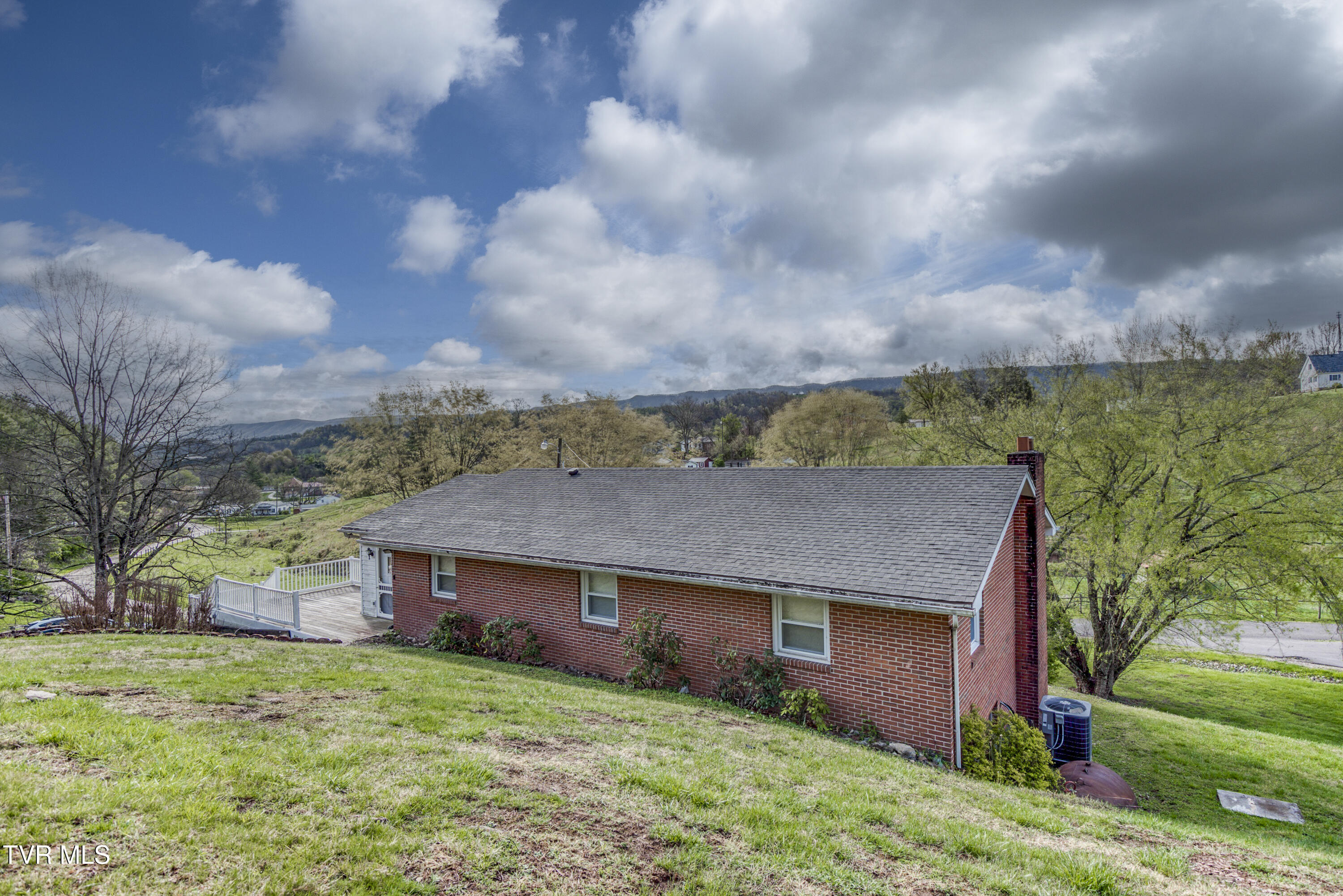 172 Lee Avenue