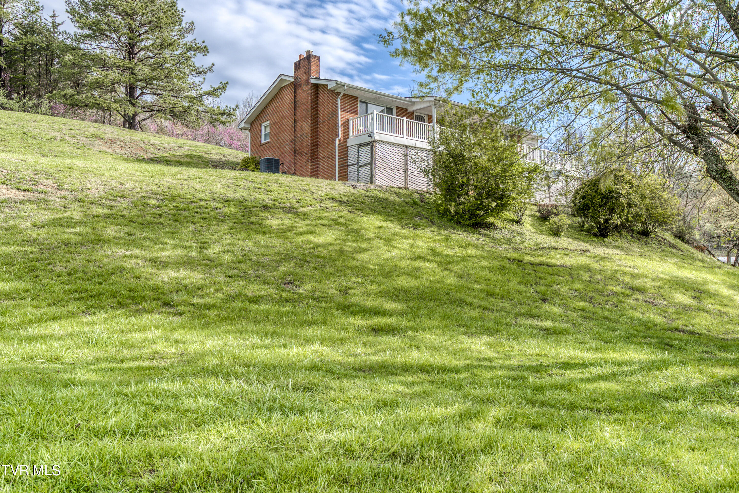 172 Lee Avenue