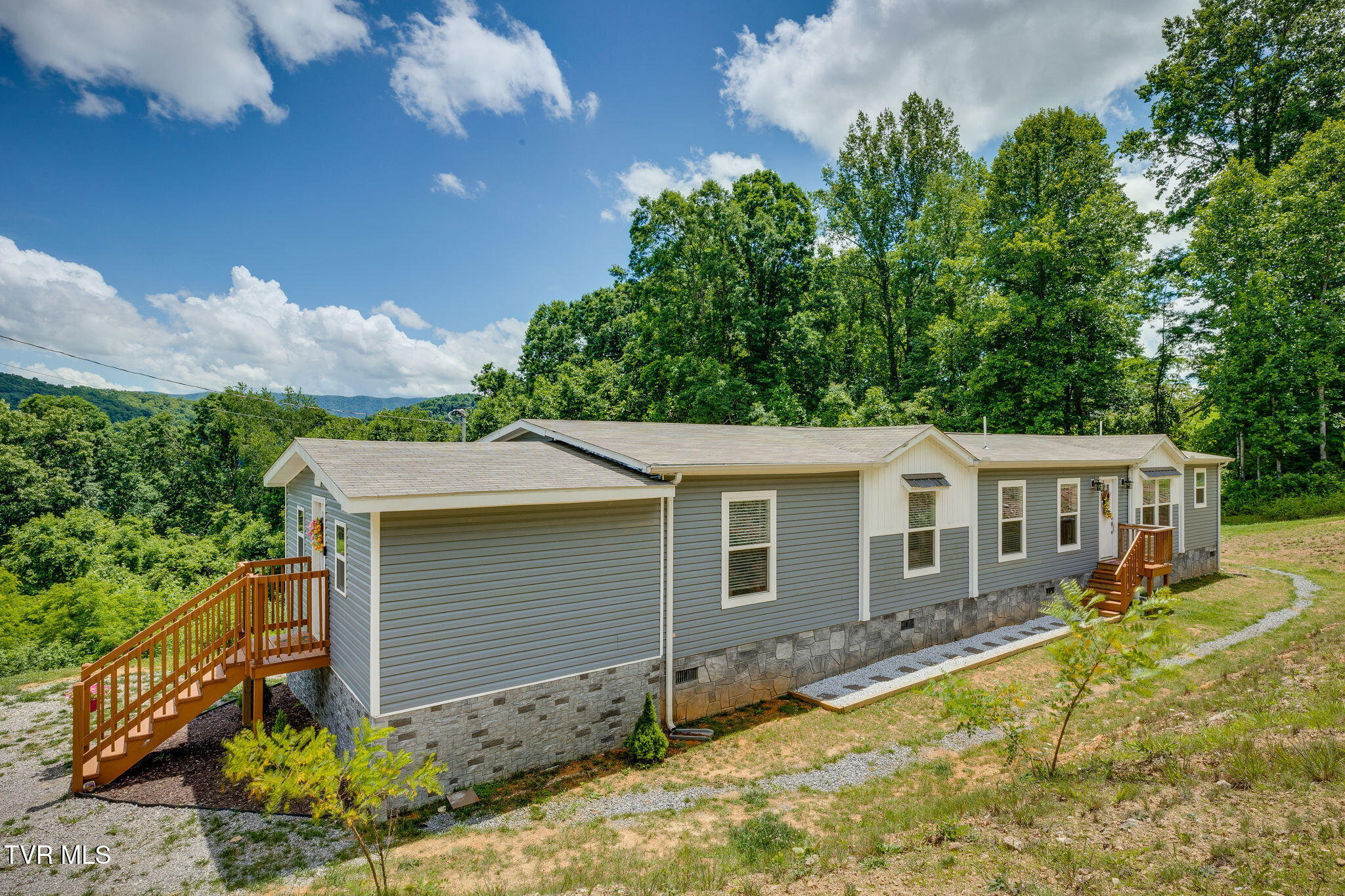 982 Glade Hill Drive