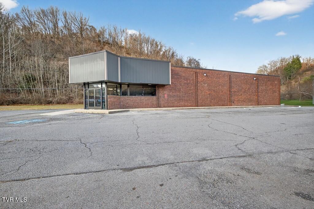 113 East E Main St. Street