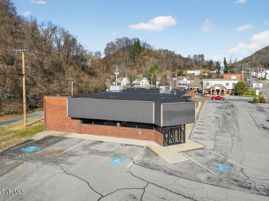 113 East E Main St. Street
