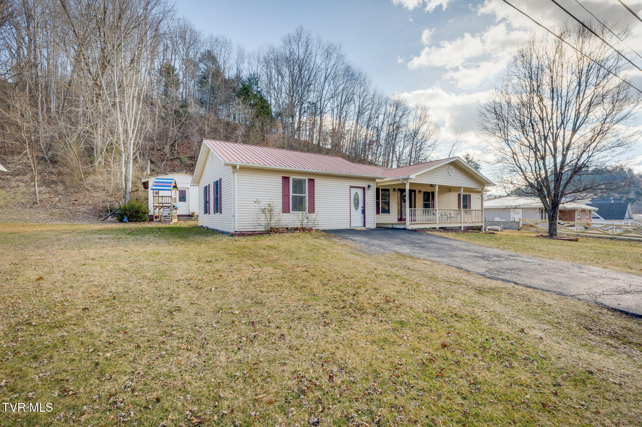 152 Country Oaks Drive