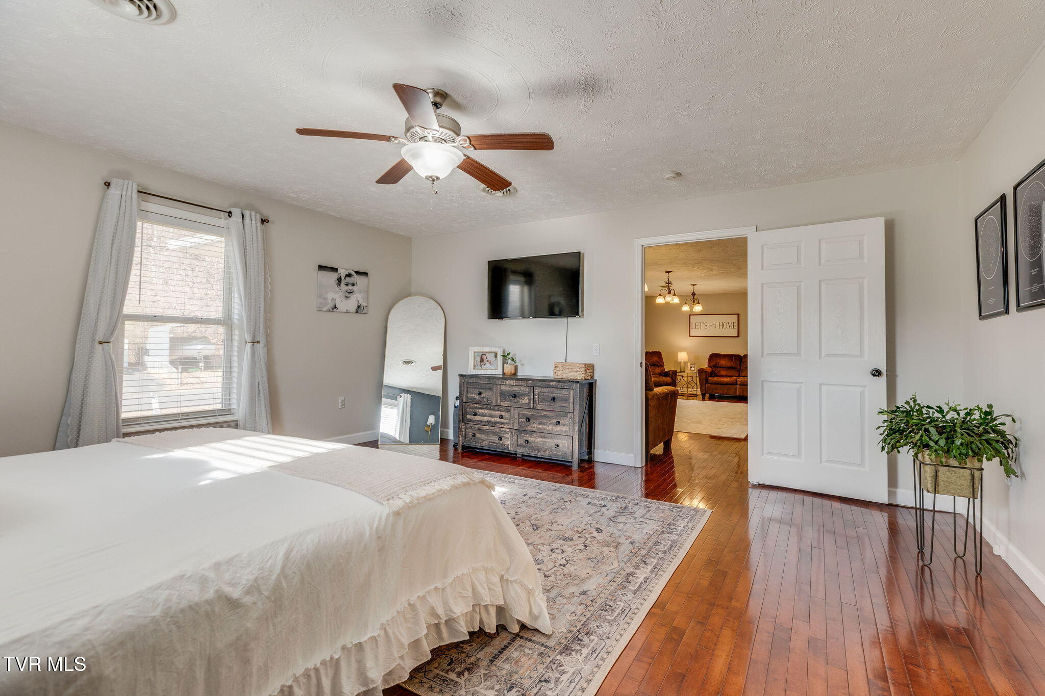 152 Country Oaks Drive