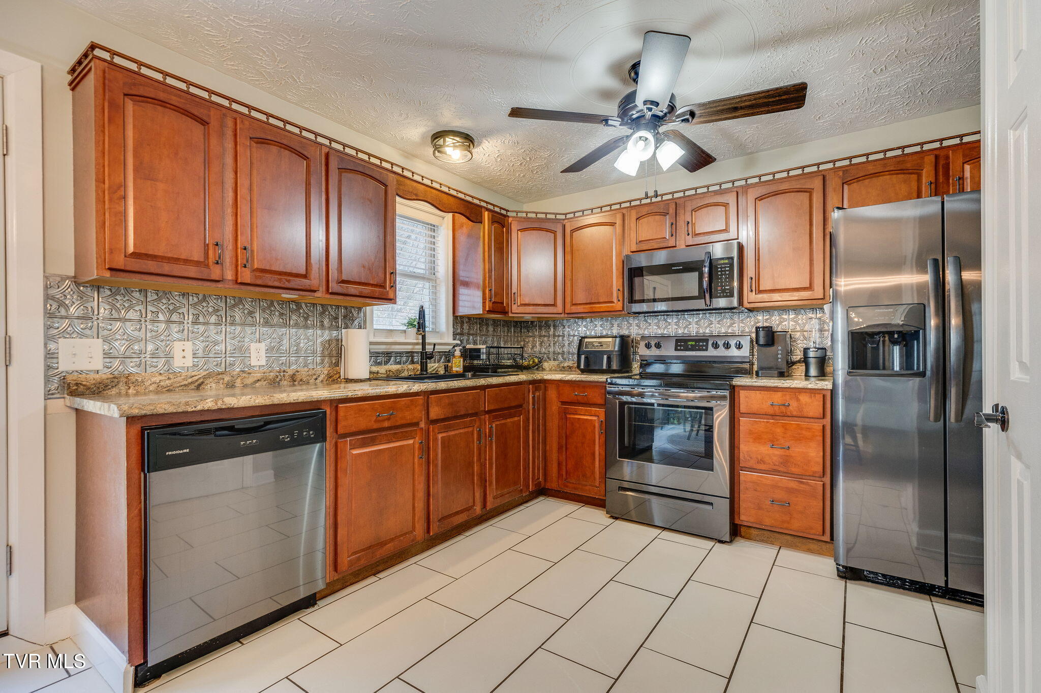 152 Country Oaks Drive