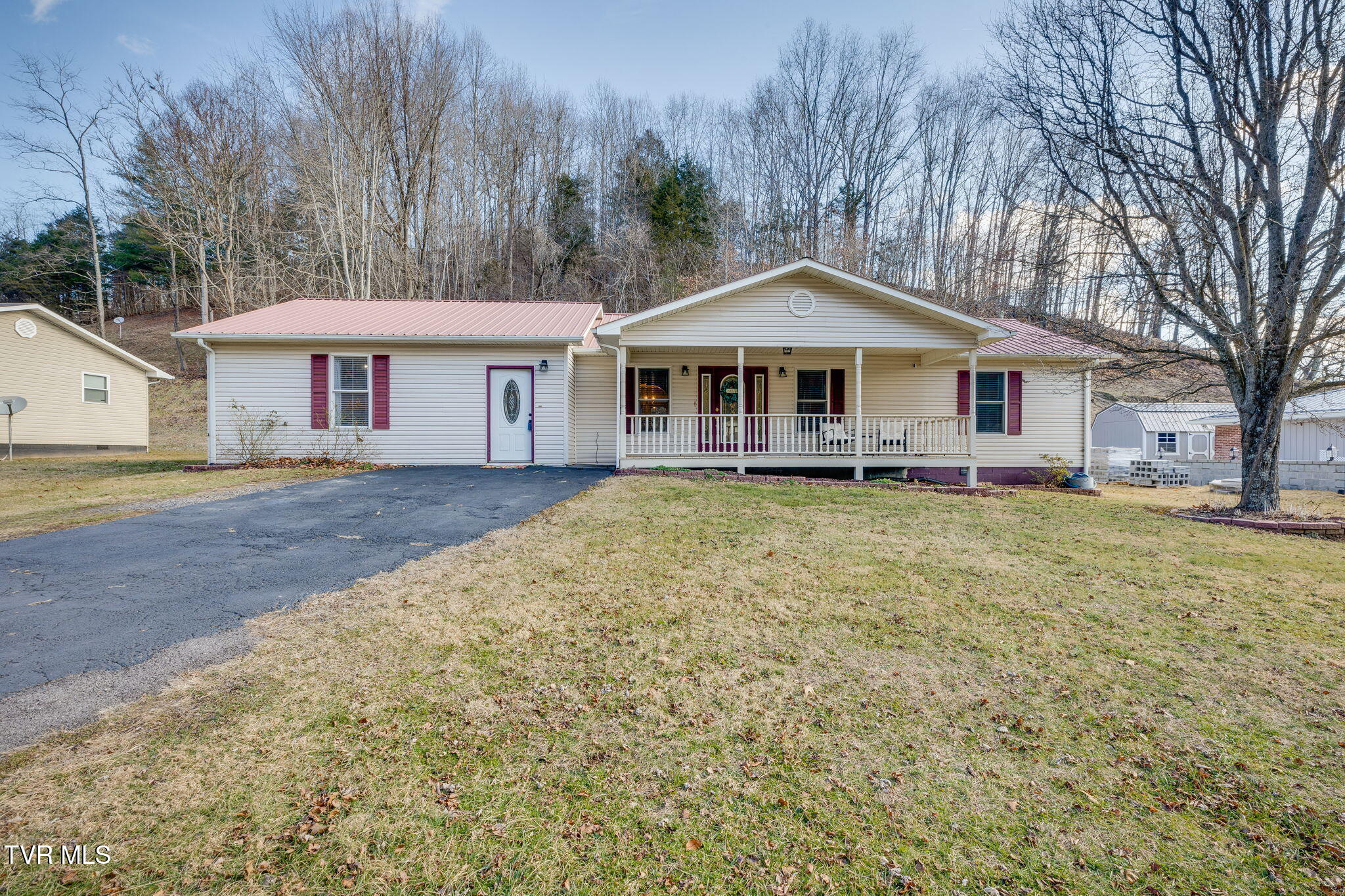 152 Country Oaks Drive