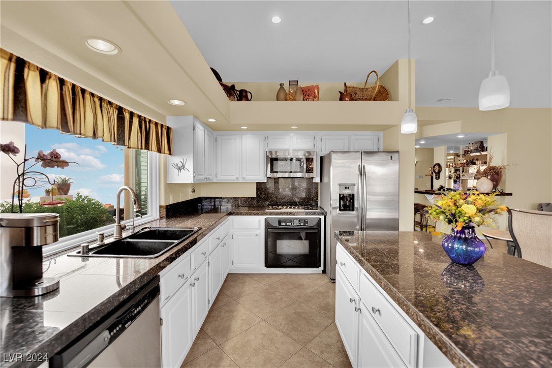 7664 Painted Dunes Drive