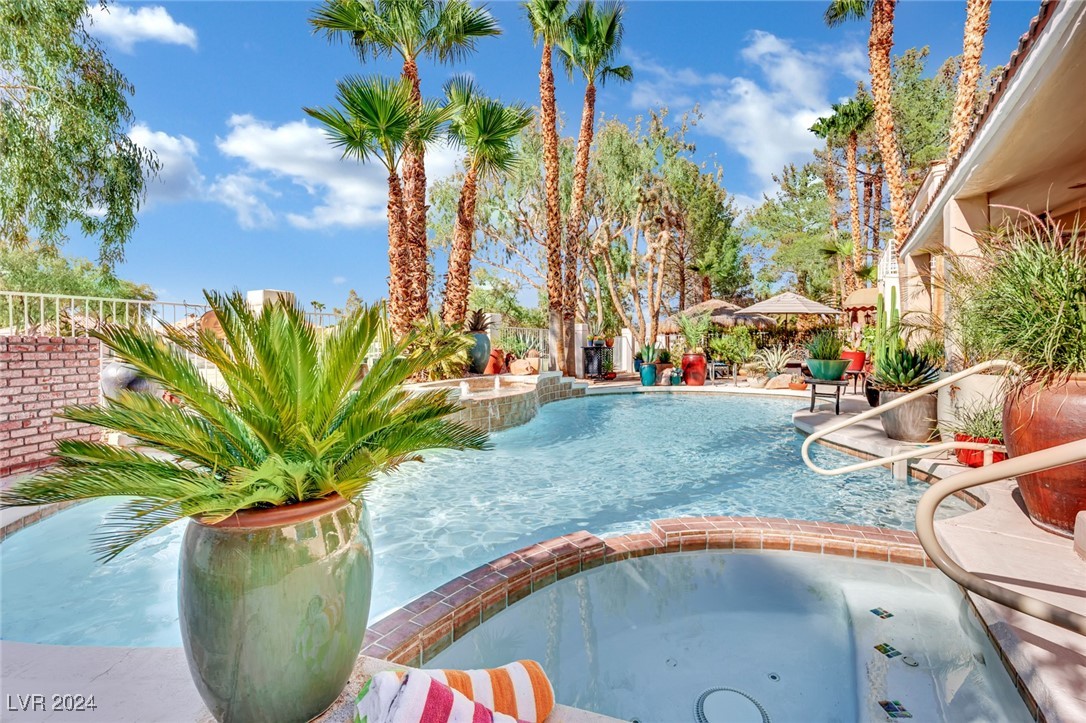 7664 Painted Dunes Drive