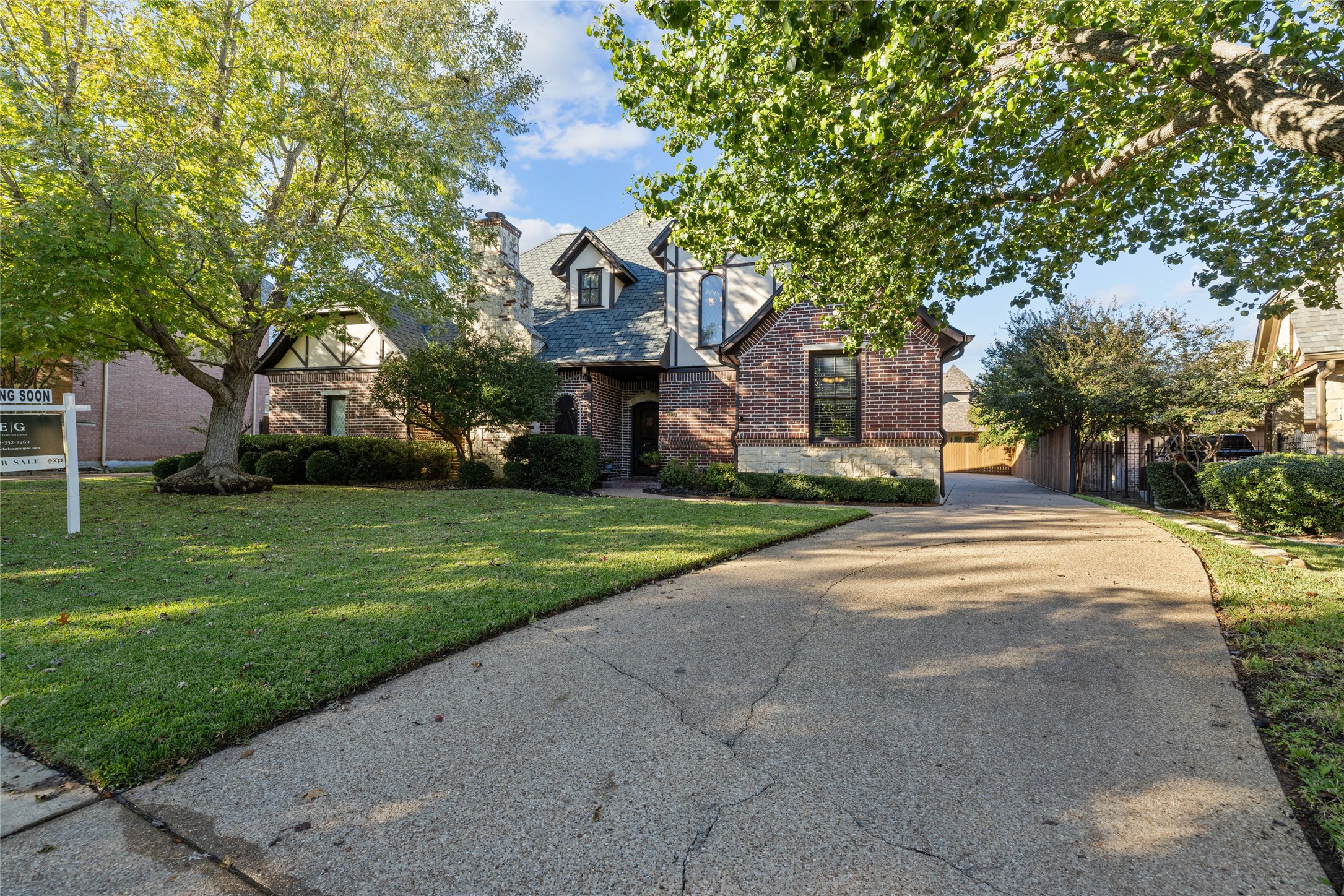 2115 Westchester Drive