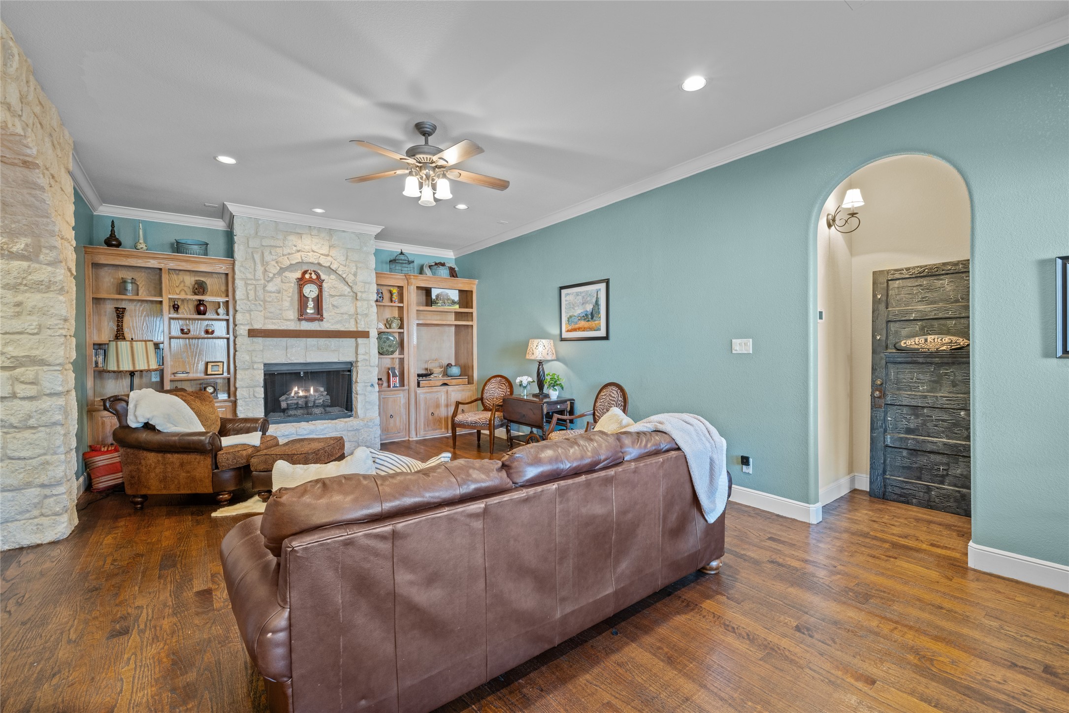 2115 Westchester Drive