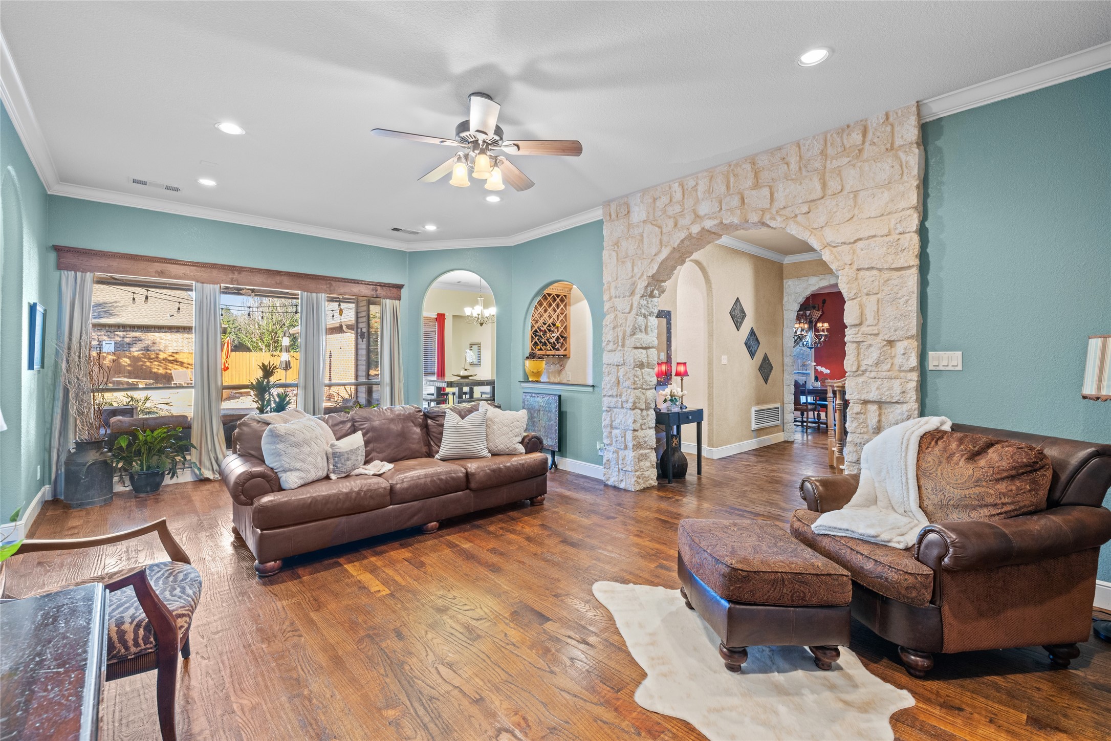 2115 Westchester Drive