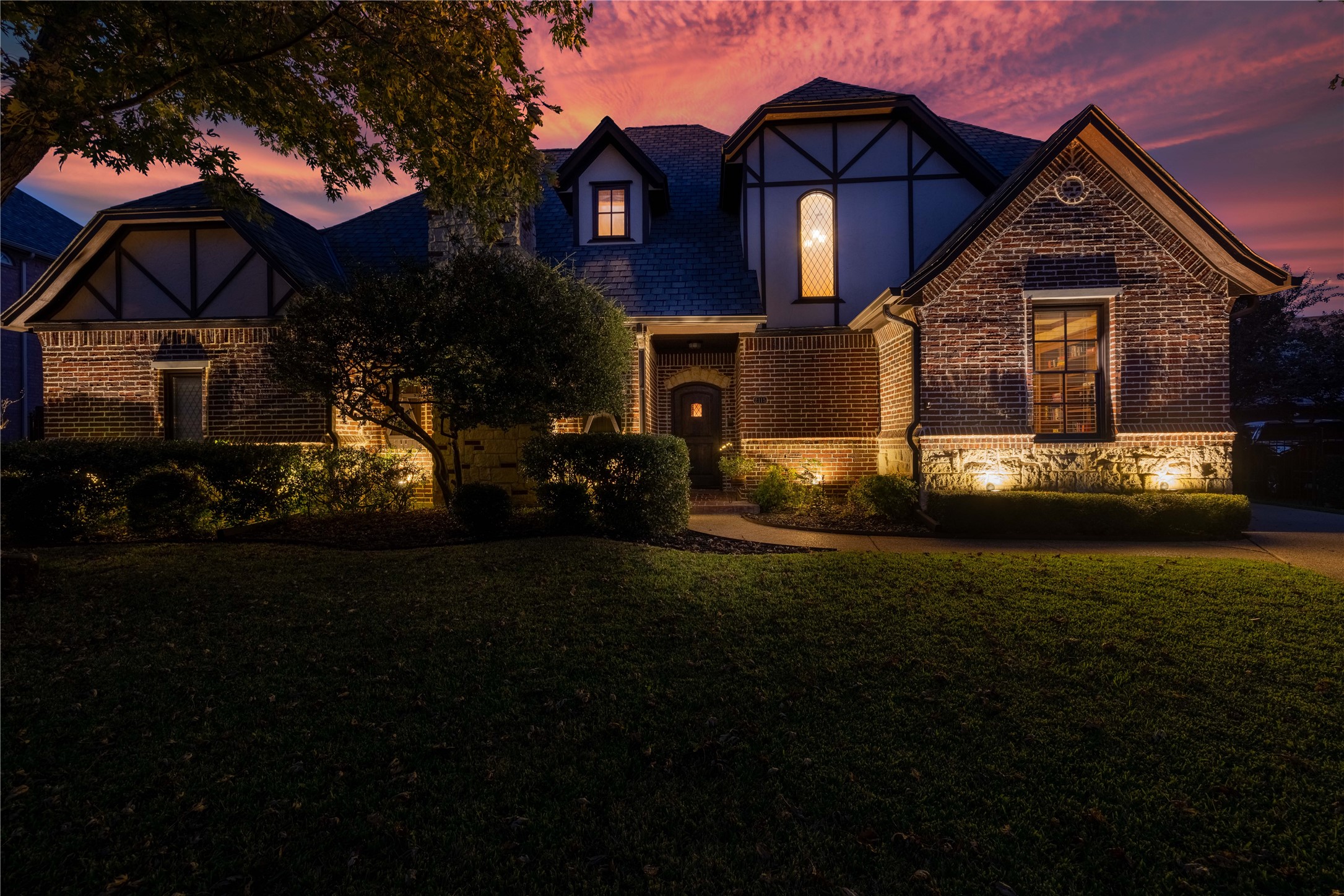 2115 Westchester Drive