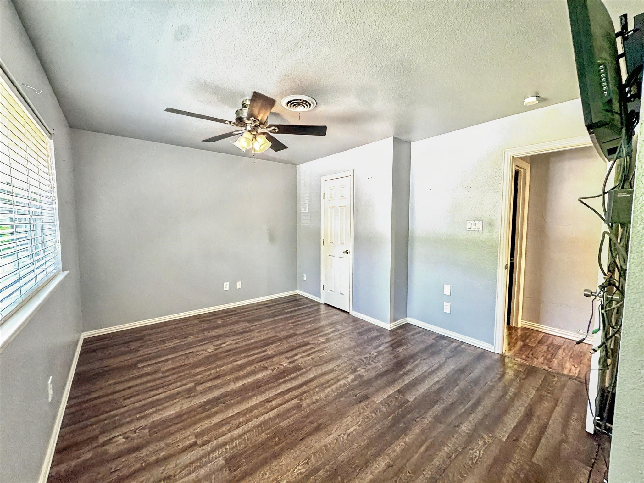 2704 Bellaire Court