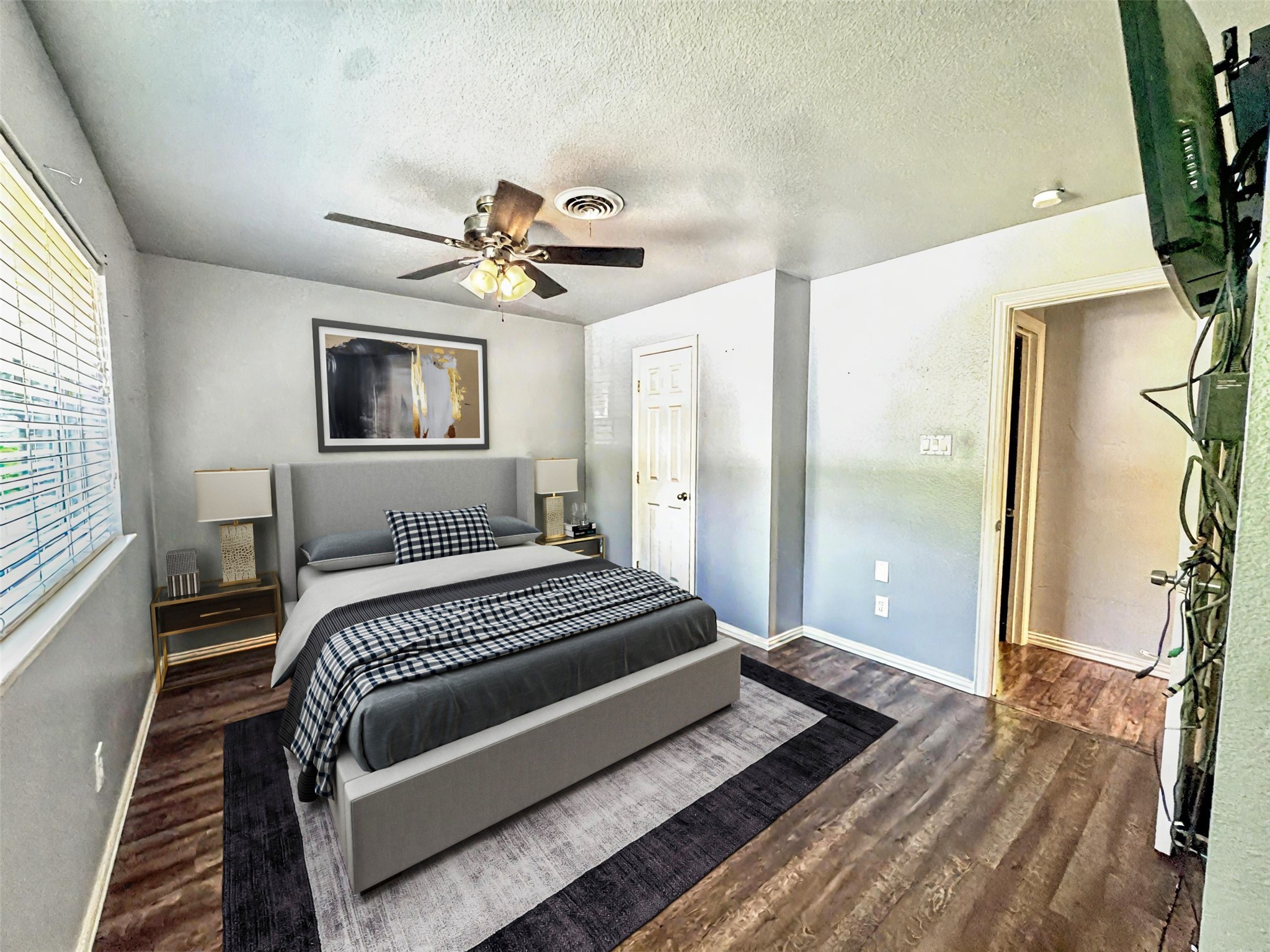 2704 Bellaire Court