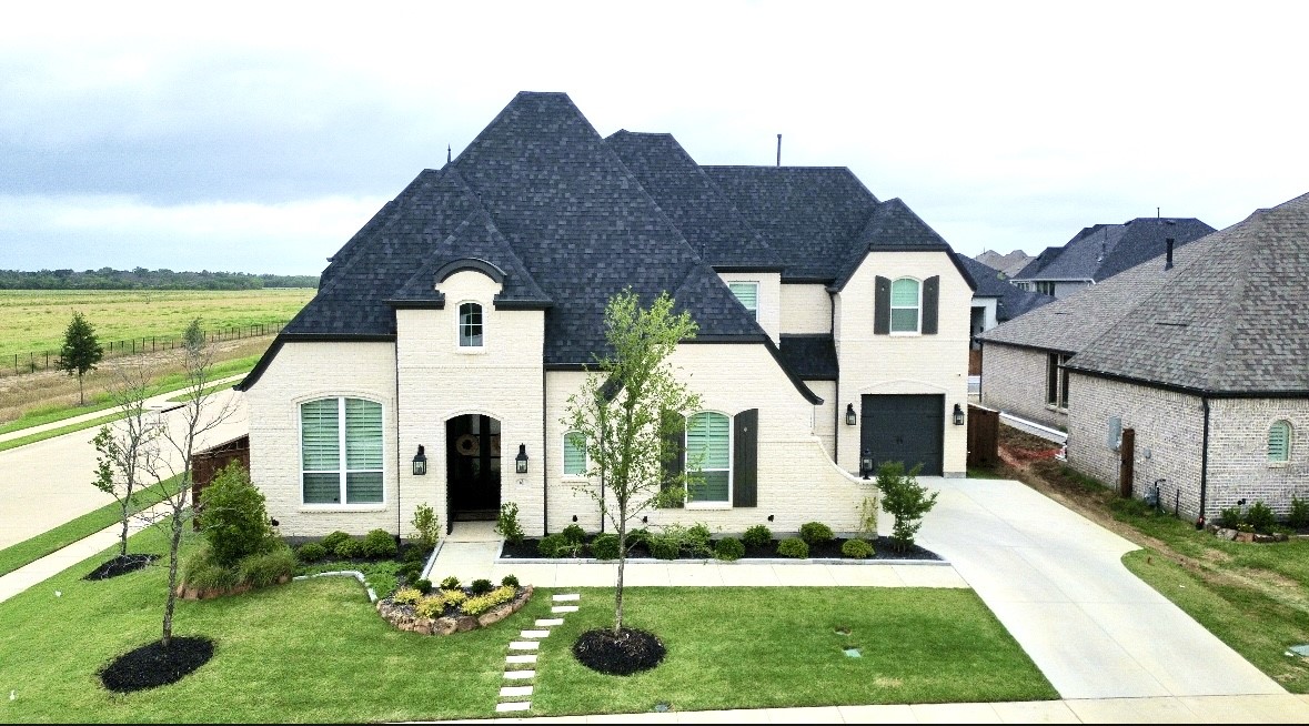 601 Saddle Crest Drive