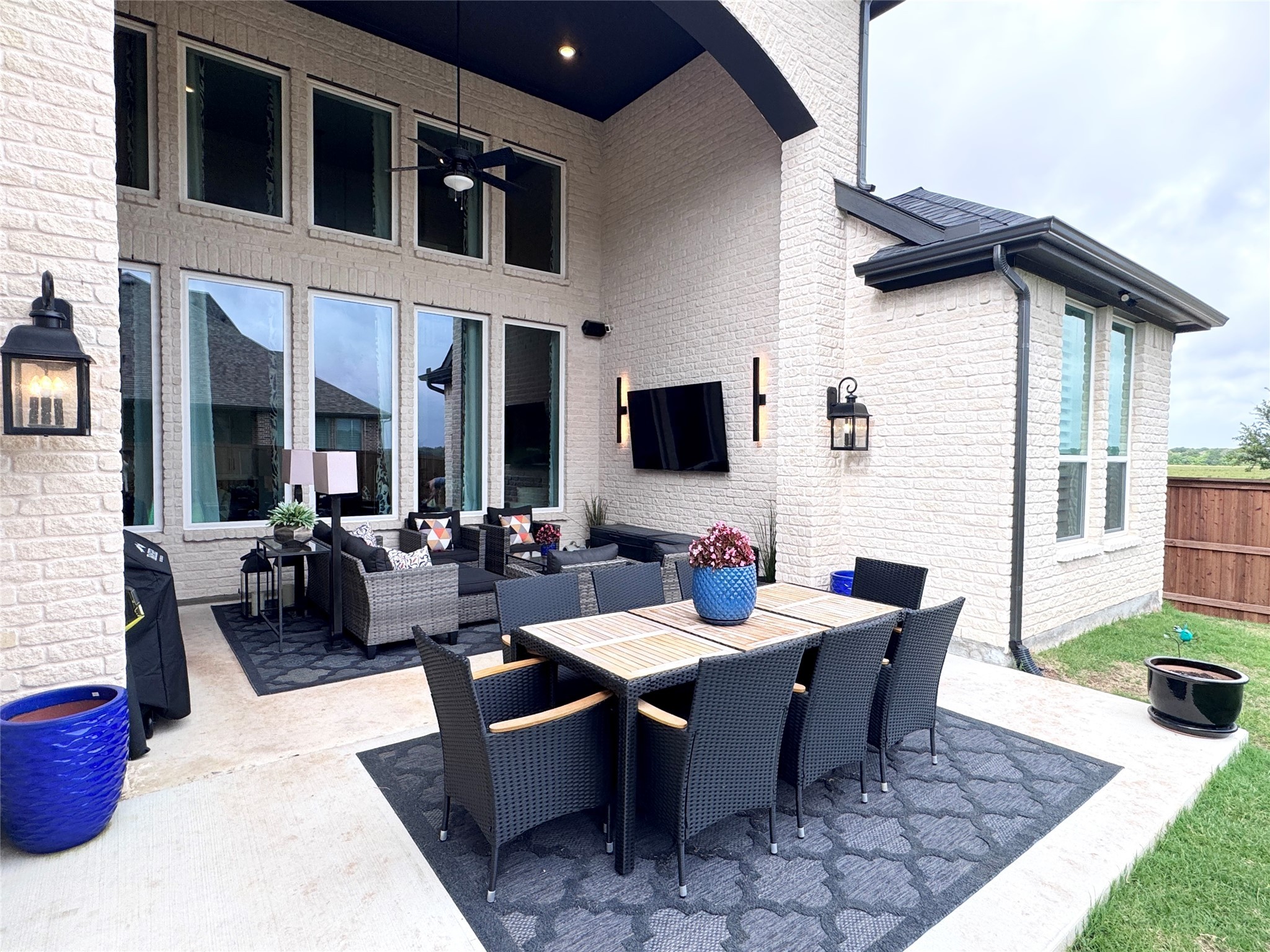 601 Saddle Crest Drive