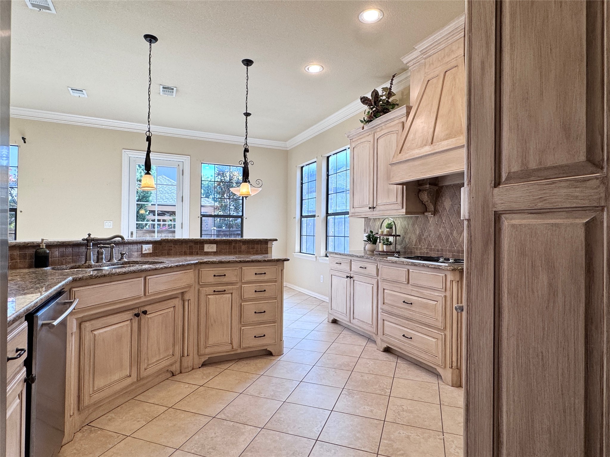 6415 Vintage Lake Drive