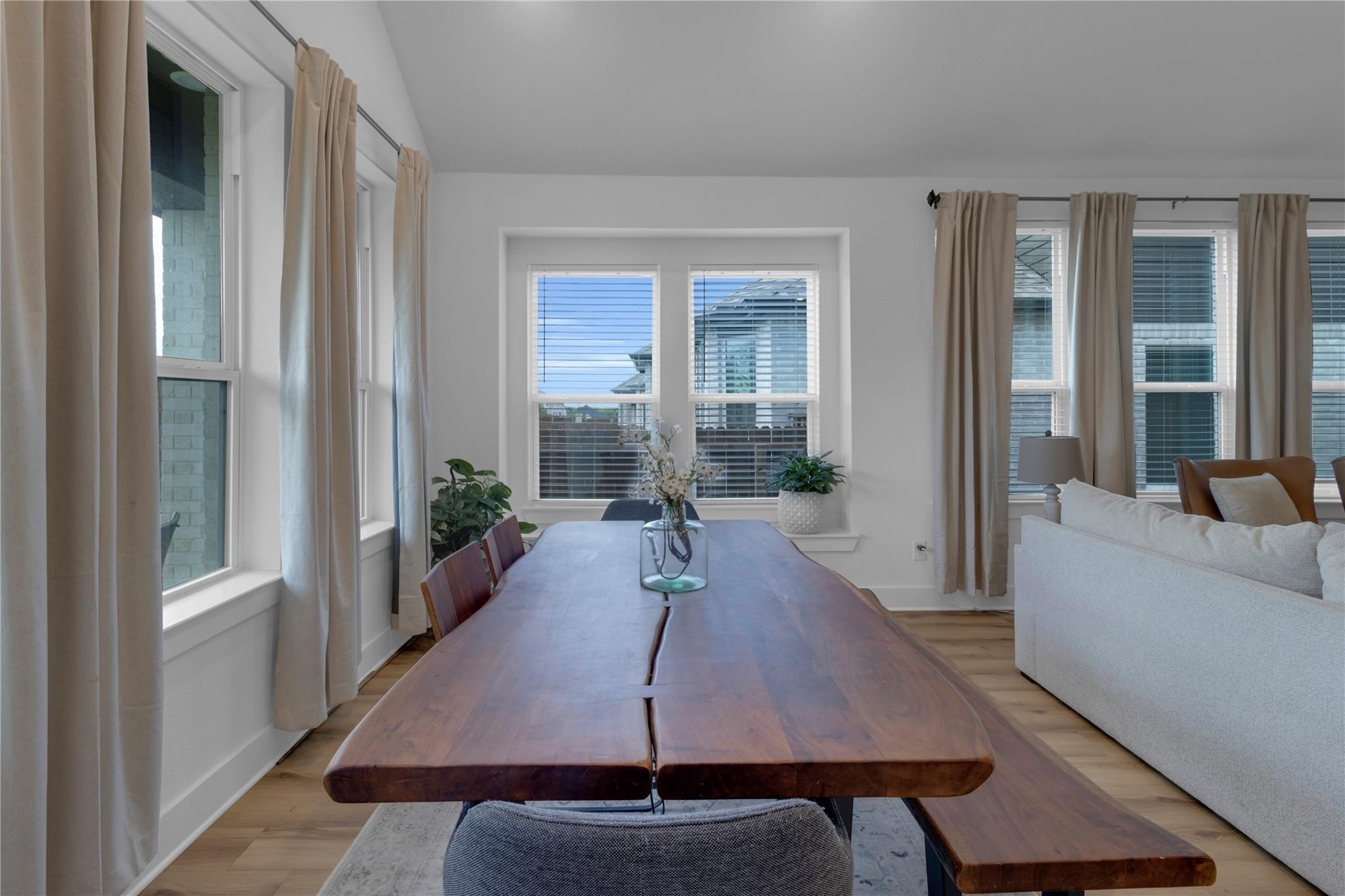 1210 Wainwright Cove