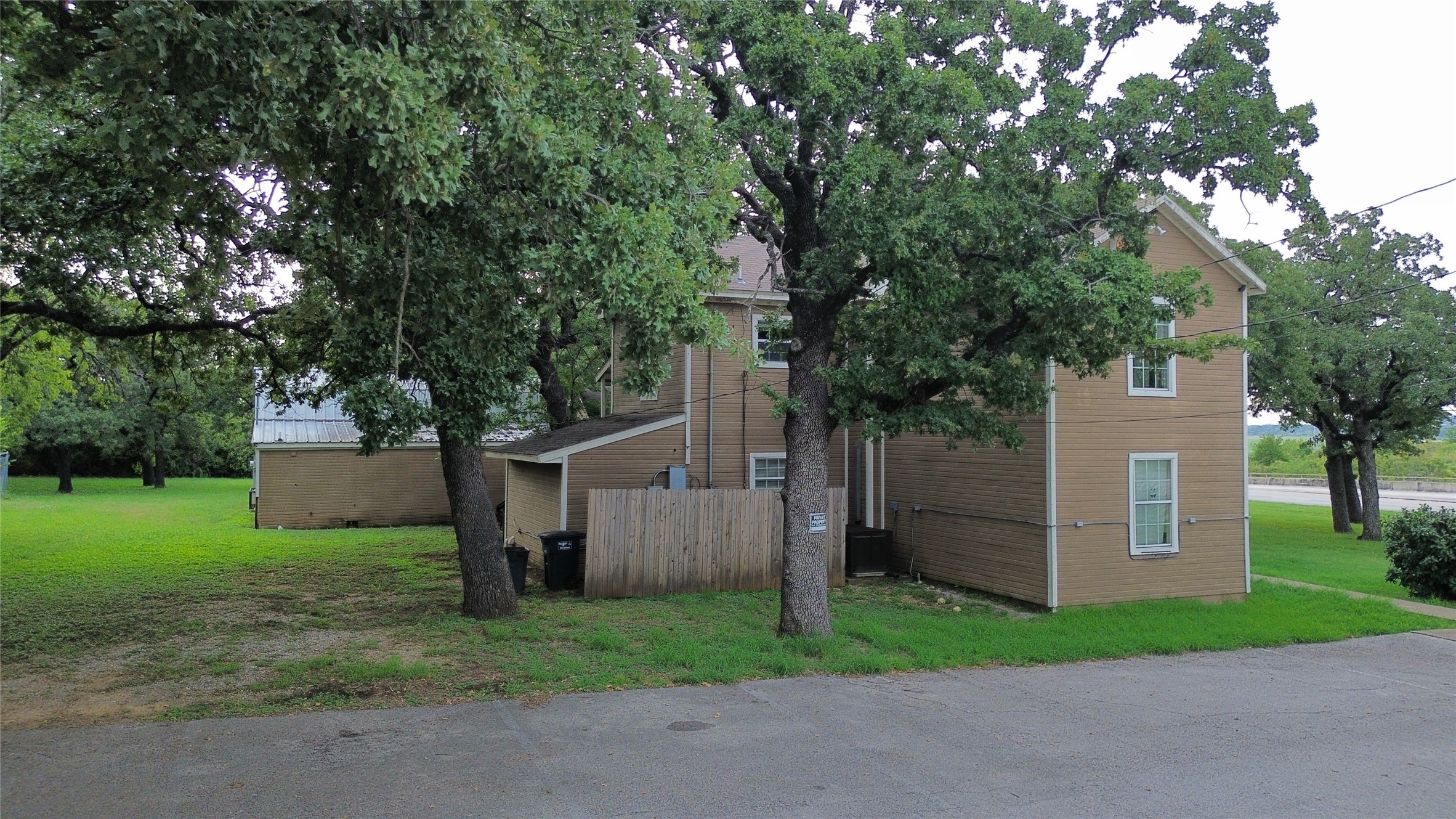 7101 E Lancaster Avenue