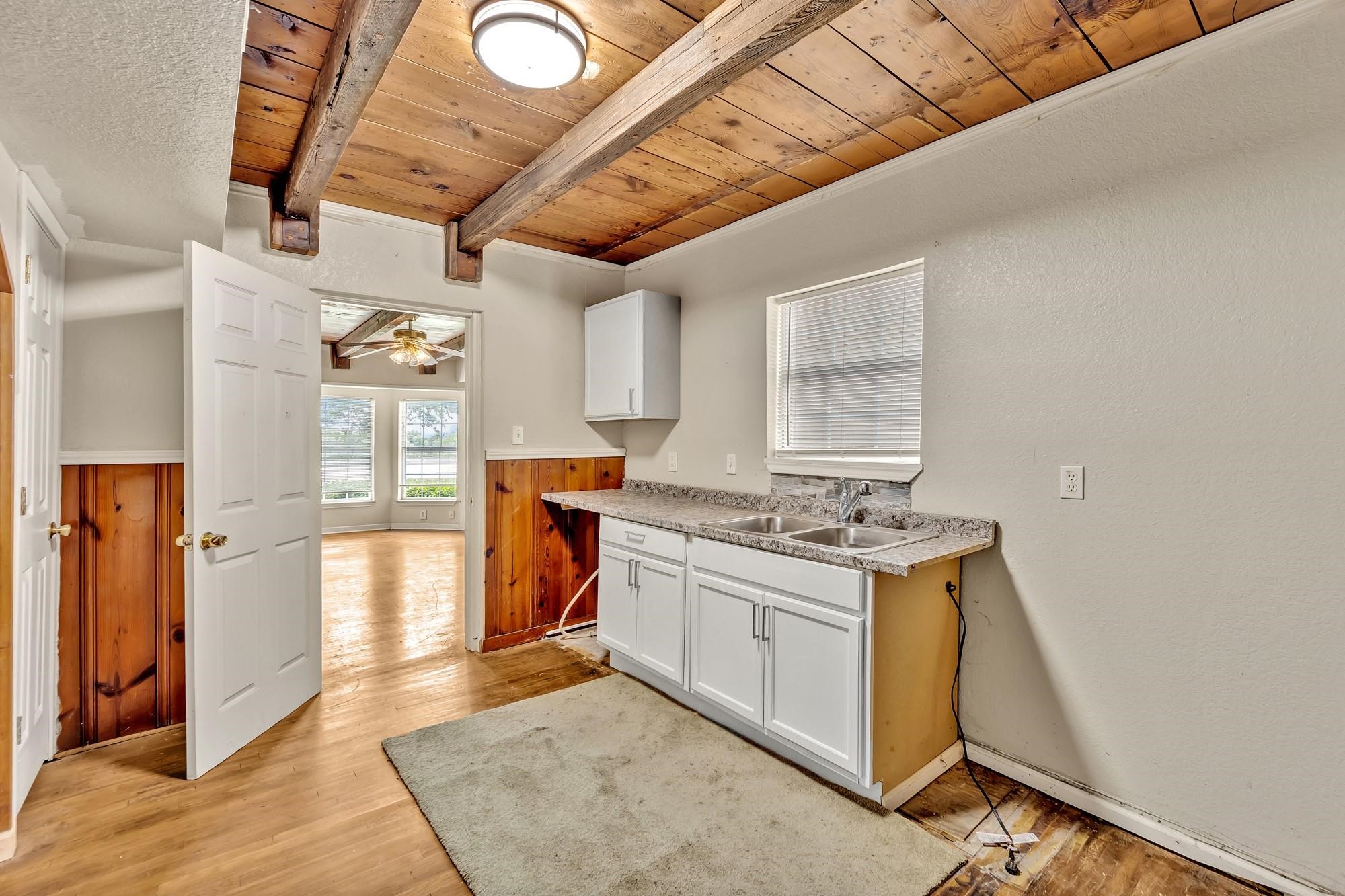 7101 E Lancaster Avenue