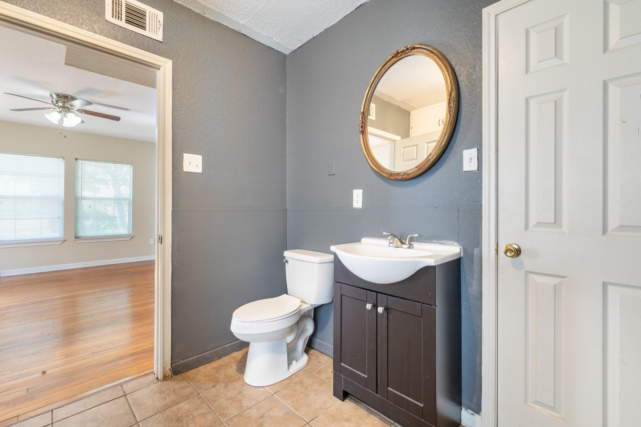 7101 E Lancaster Avenue