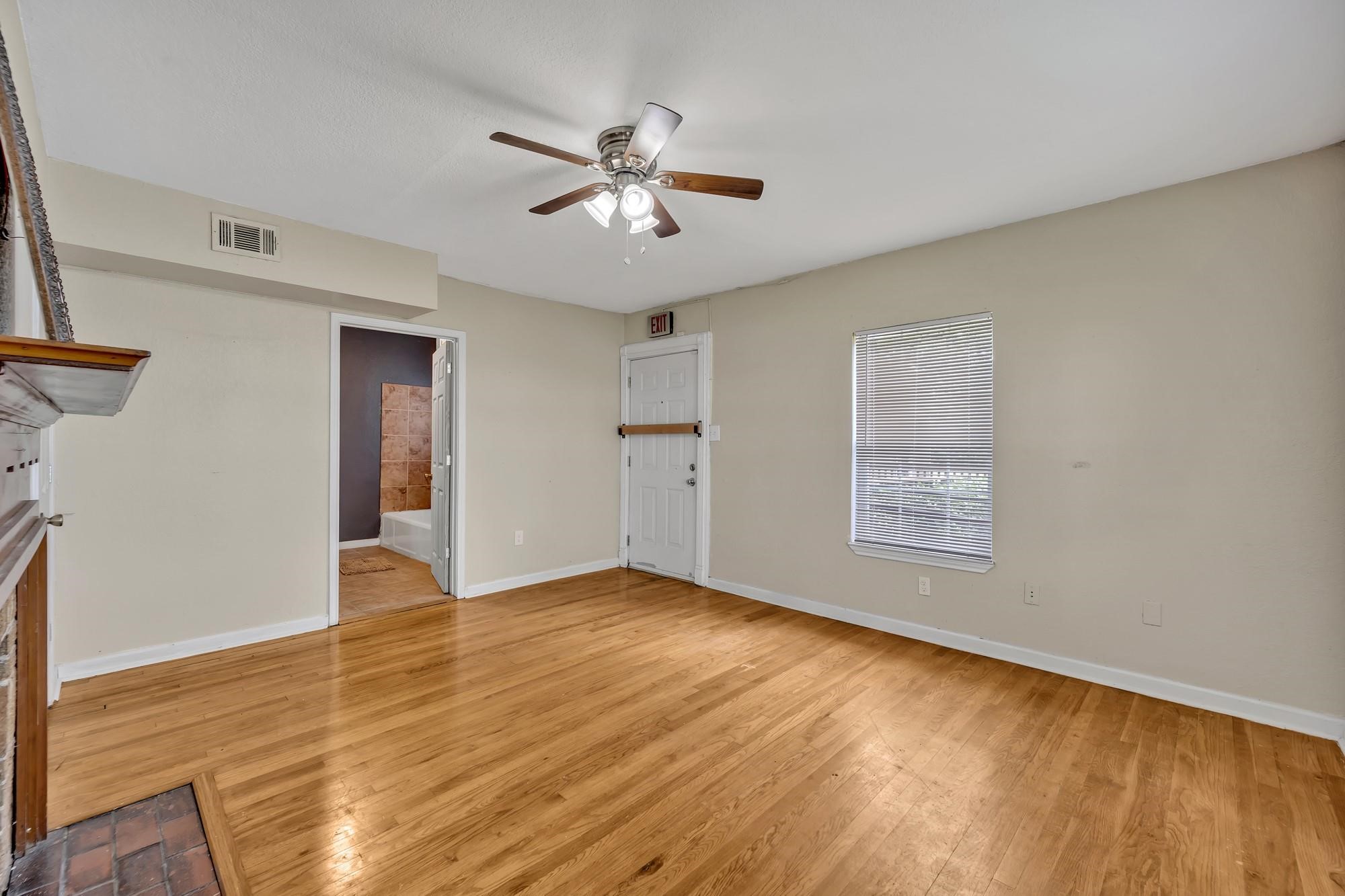 7101 E Lancaster Avenue