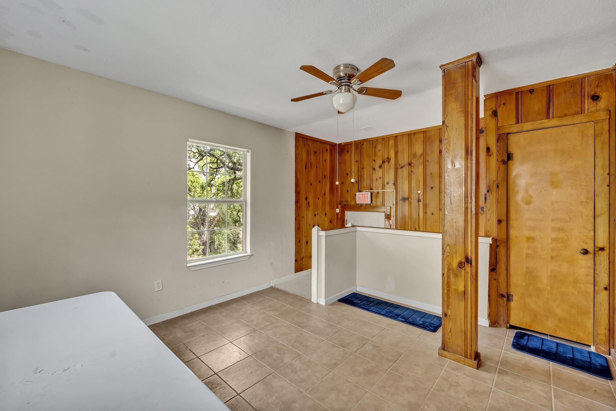 7101 E Lancaster Avenue