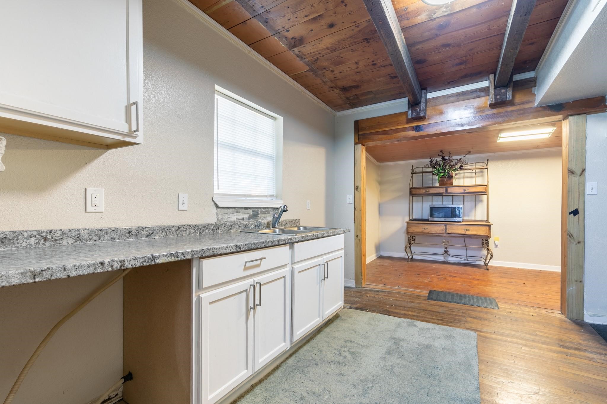 7101 E Lancaster Avenue