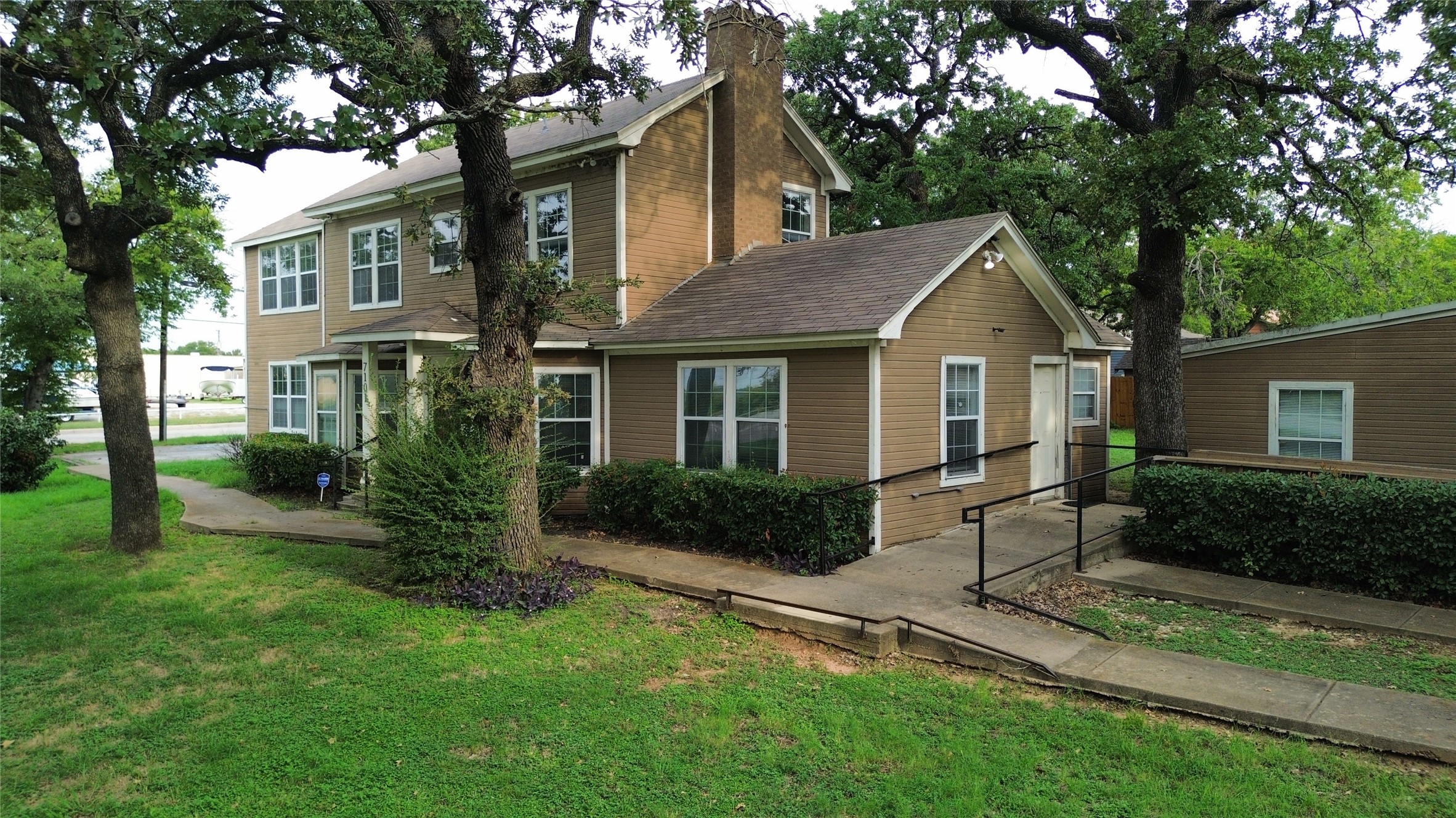 7101 E Lancaster Avenue