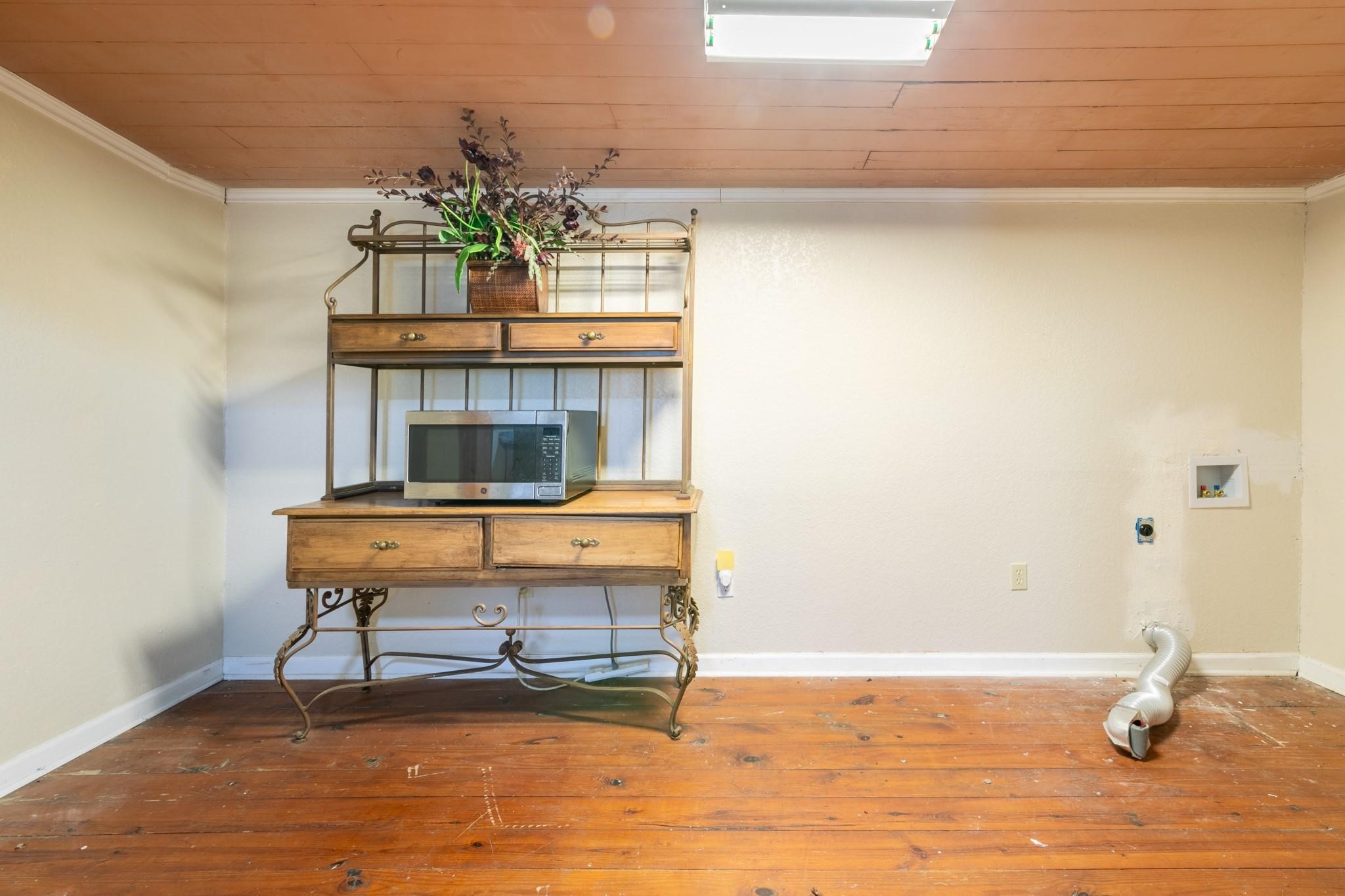 7101 E Lancaster Avenue