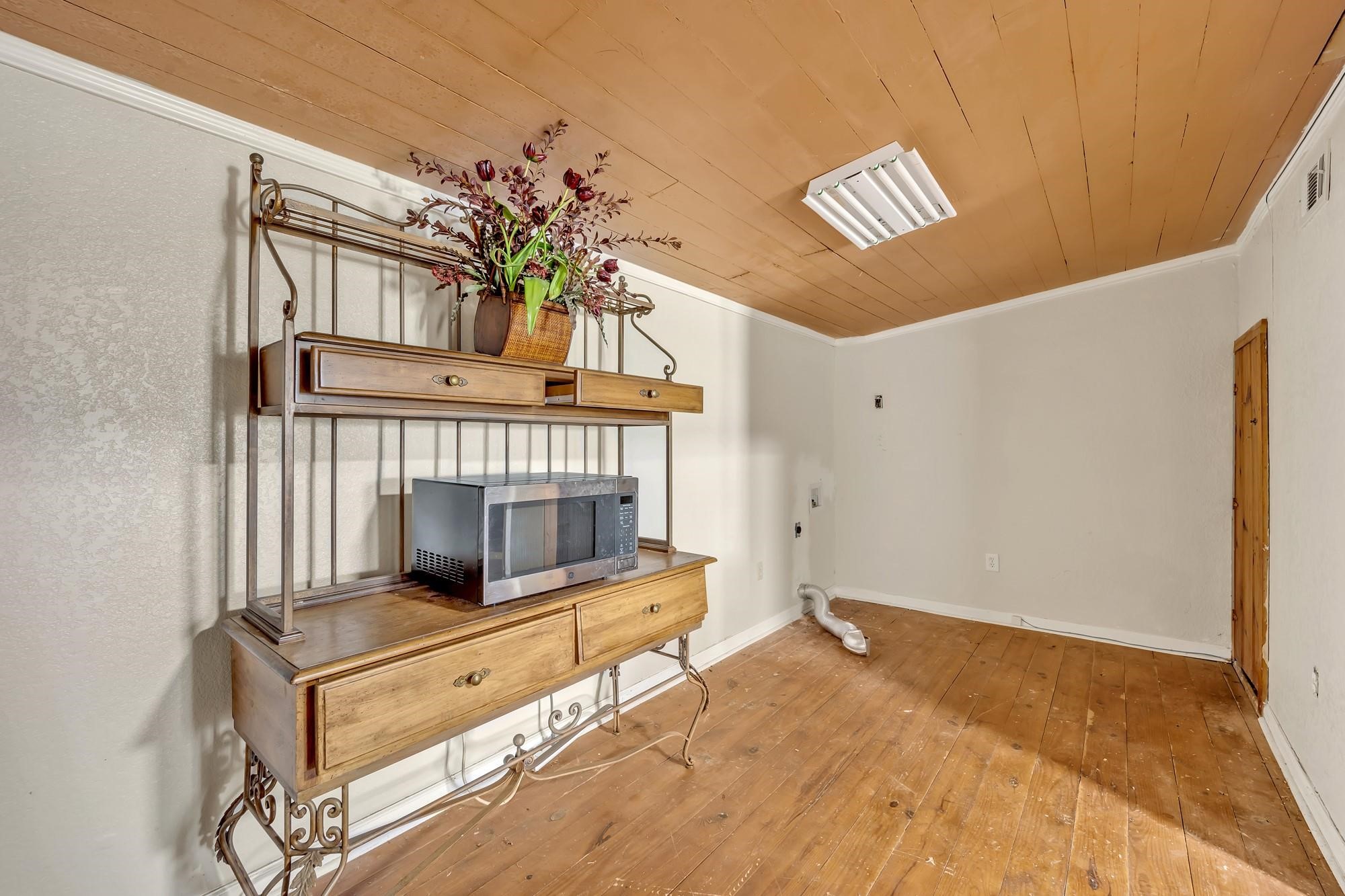 7101 E Lancaster Avenue