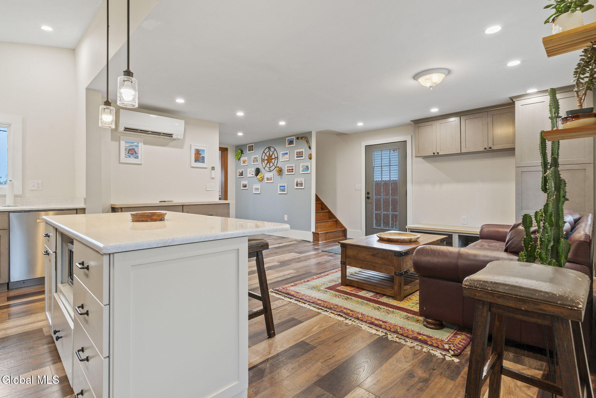 12 Sunset Avenue