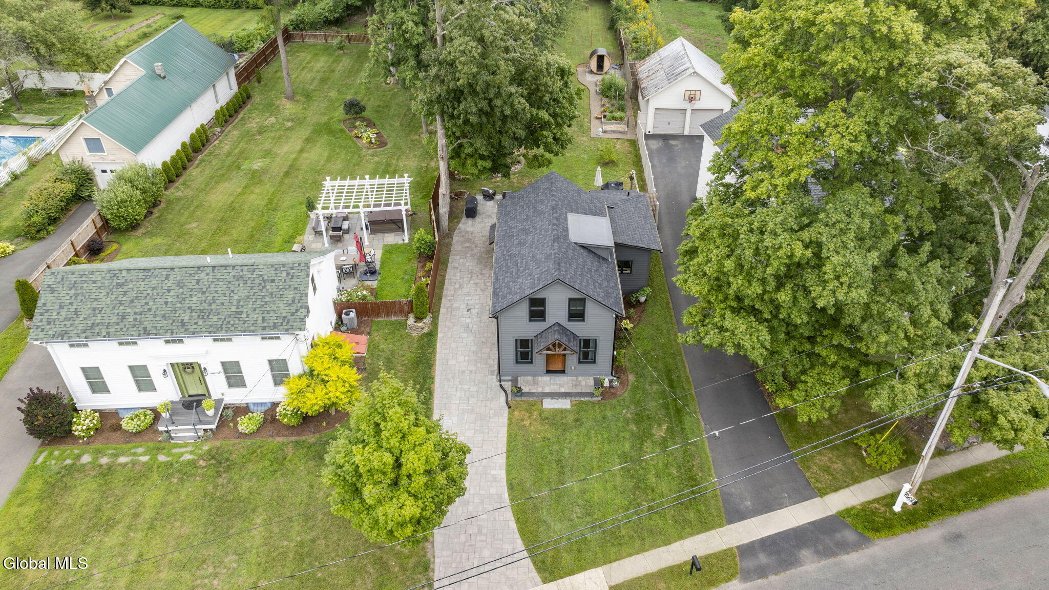 12 Sunset Avenue