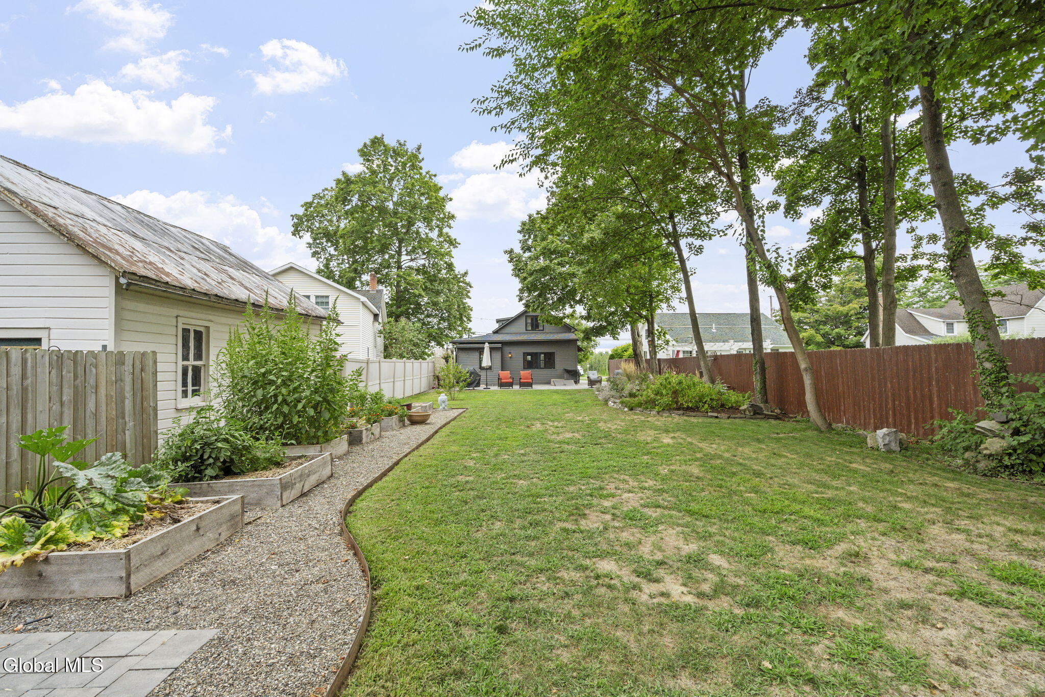 12 Sunset Avenue