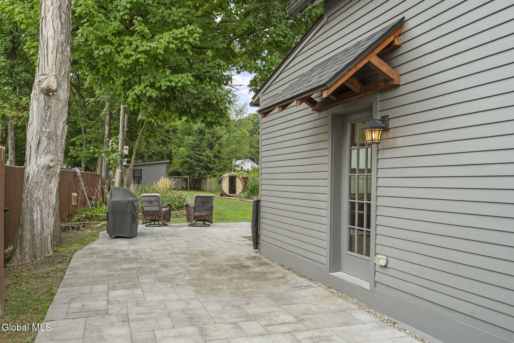 12 Sunset Avenue