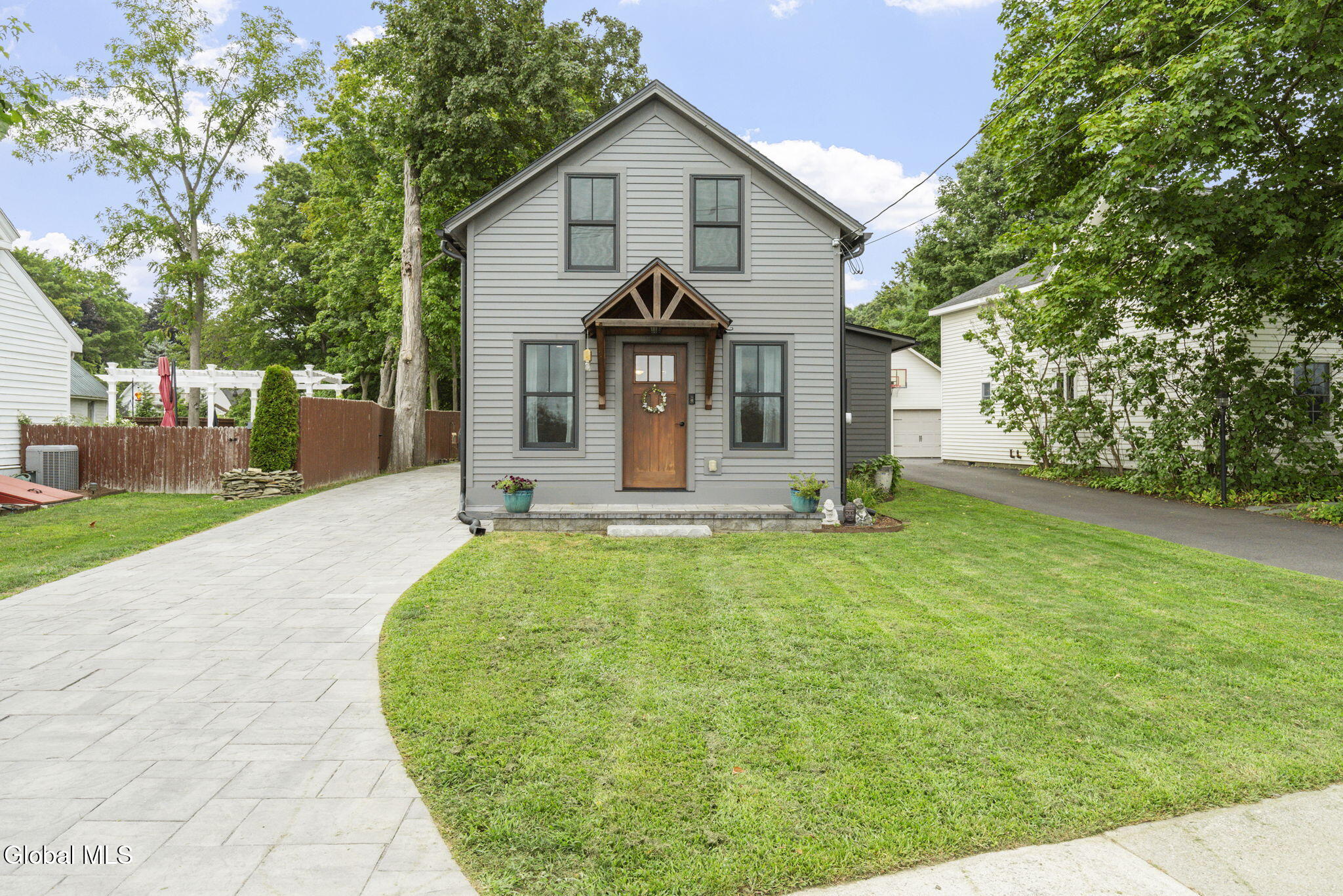 12 Sunset Avenue