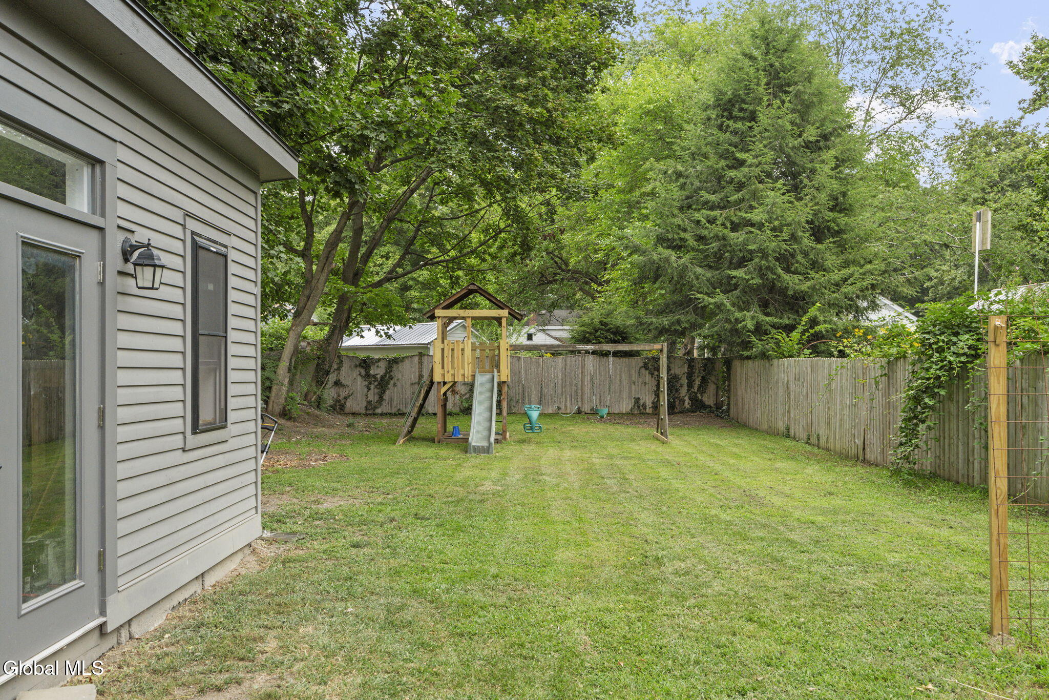 12 Sunset Avenue