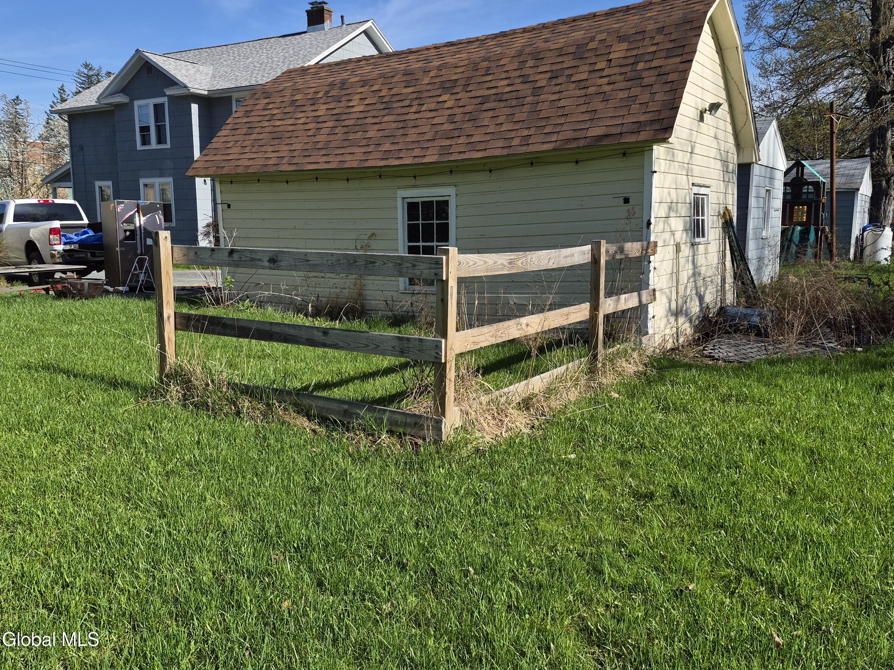 22-24 Campbell Avenue, Castleton-on-Hudson