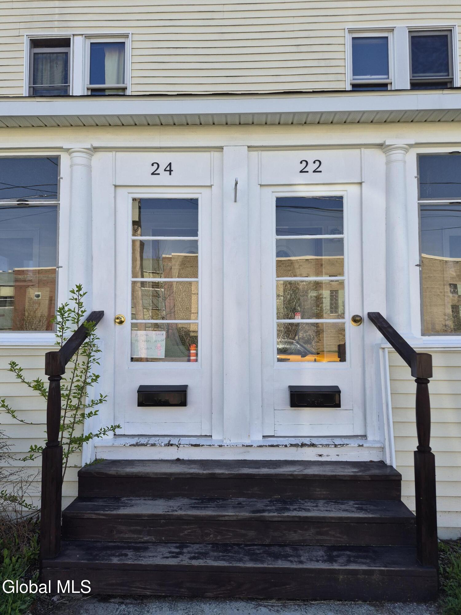 22-24 Campbell Avenue, Castleton-on-Hudson